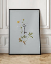Load image into Gallery viewer, Botanical vintage key