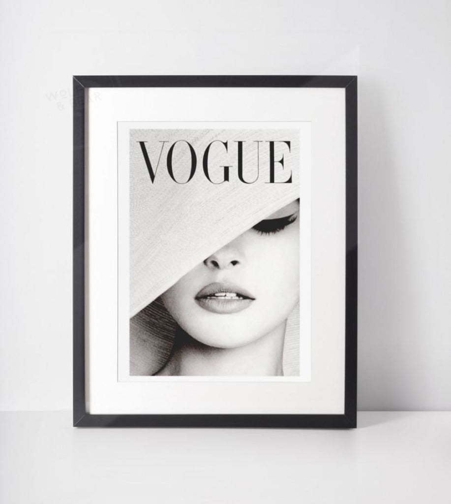 VOGUE svartvit (30x40cm) poster  Fashion art prints, Chanel poster, Black  and white posters